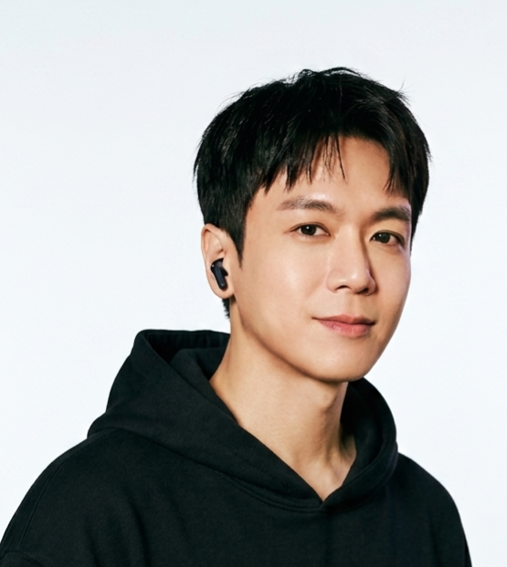 OHW Studio 디렉터 오현욱 — 미술 디렉터 출신 AI 풀스택 빌더